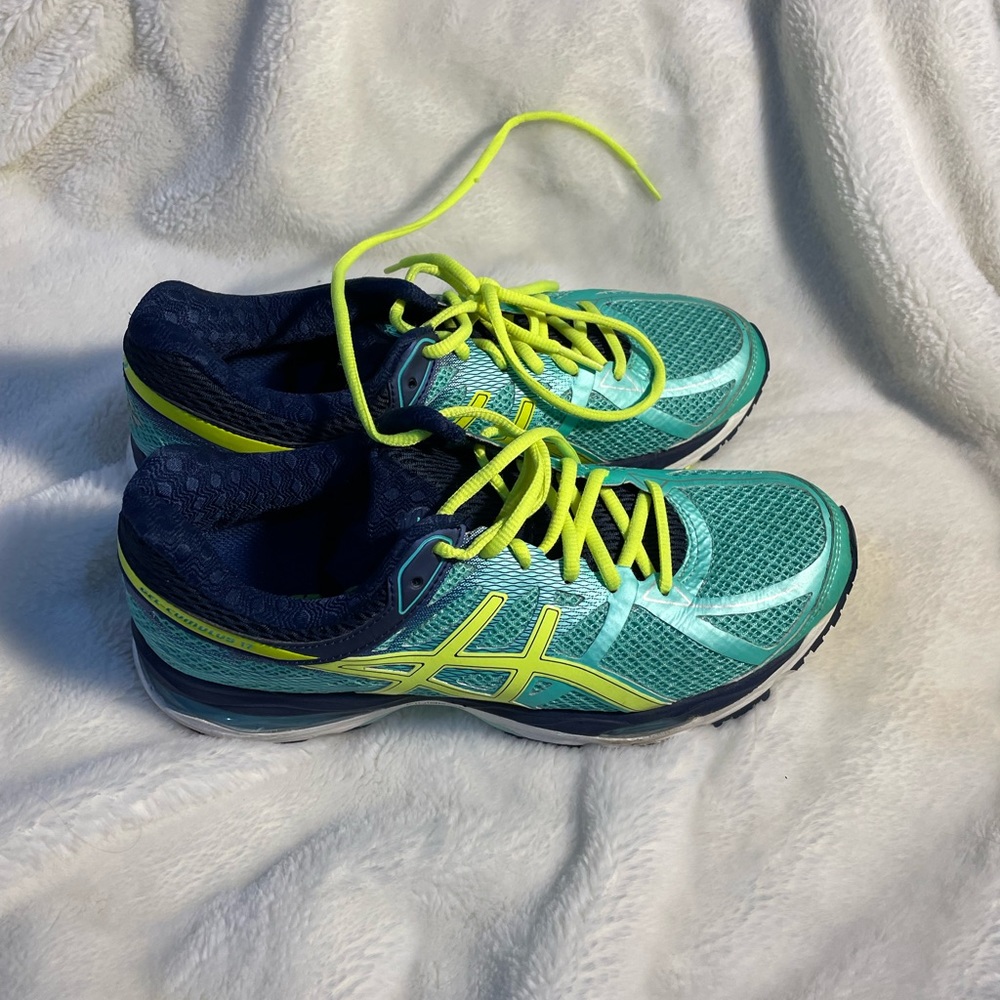 ASICS Women's GEL-Cumulus 16 Running Shoe - Size 9 Women’s